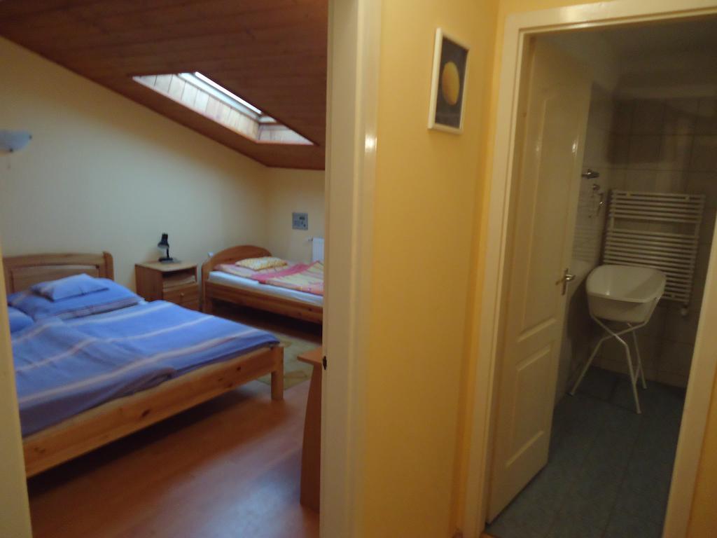 Czermann Panzió és Étterem Hotel Oroszlány Quarto foto