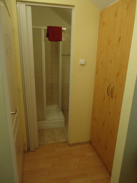 Czermann Panzió és Étterem Hotel Oroszlány Quarto foto