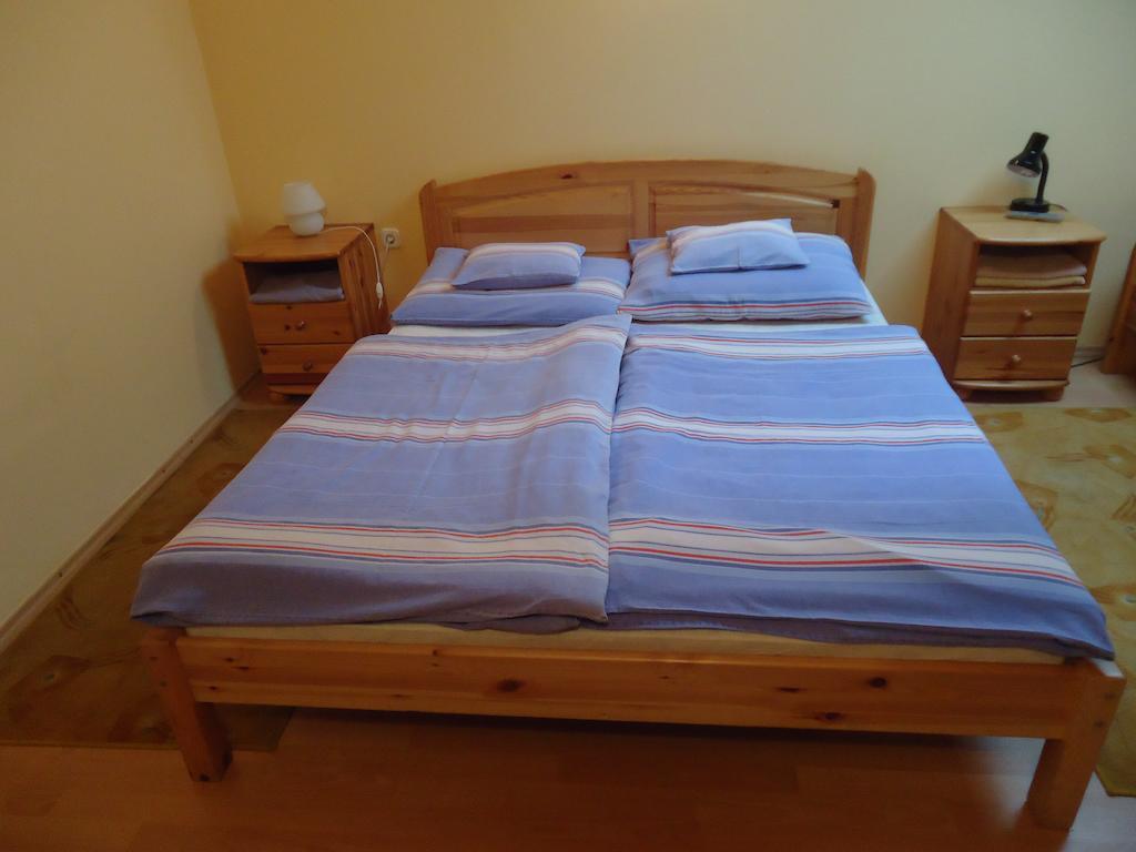 Czermann Panzió és Étterem Hotel Oroszlány Quarto foto